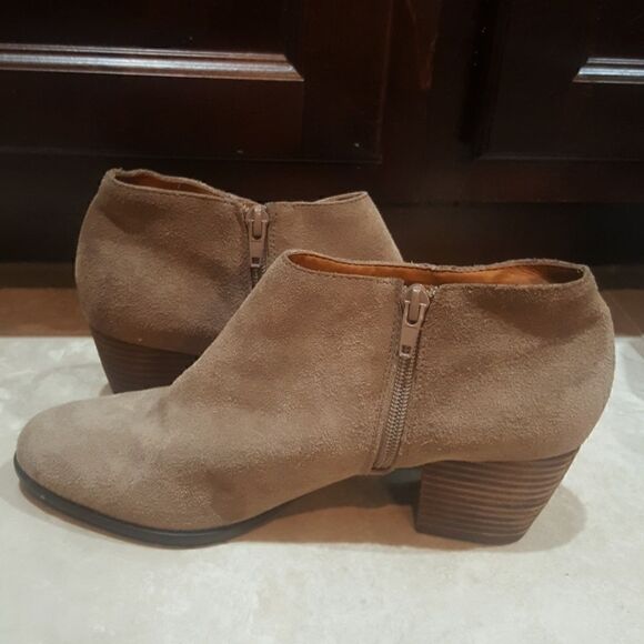 LUCKY BRAND Suede Booties - Size 8 1/2‎ - Picture 3 of 5